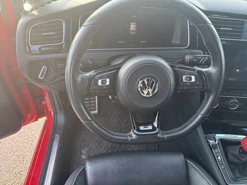 Used 2019 Volkswagen Golf R 4-Door image 12