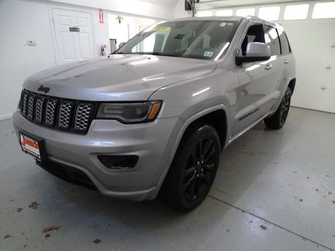 Used 2021 Jeep Grand Cherokee Laredo X AWD/4WD image 18
