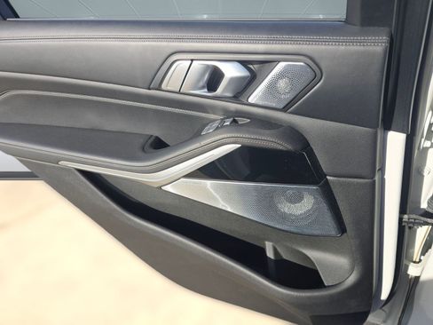 Used 2020 BMW X7 M50i image 25