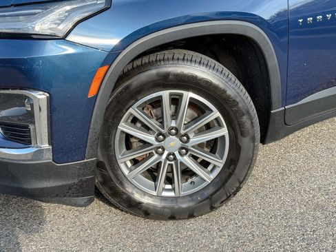 Used 2023 Chevrolet Traverse LT image 11