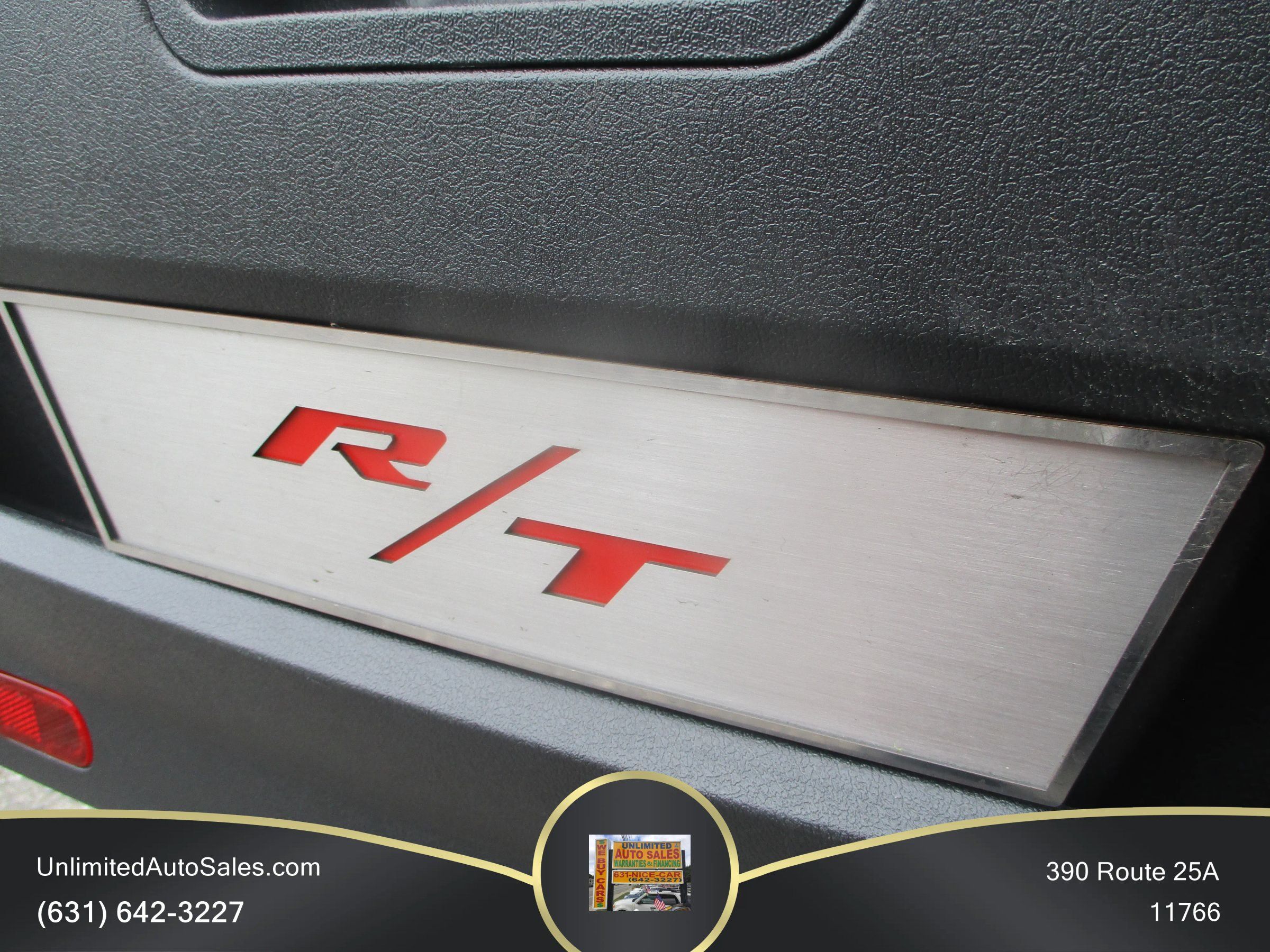 Used 2012 Dodge Challenger R/T RWD image 16