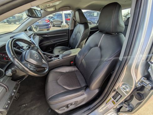 Used 2023 Toyota Camry XSE image 16