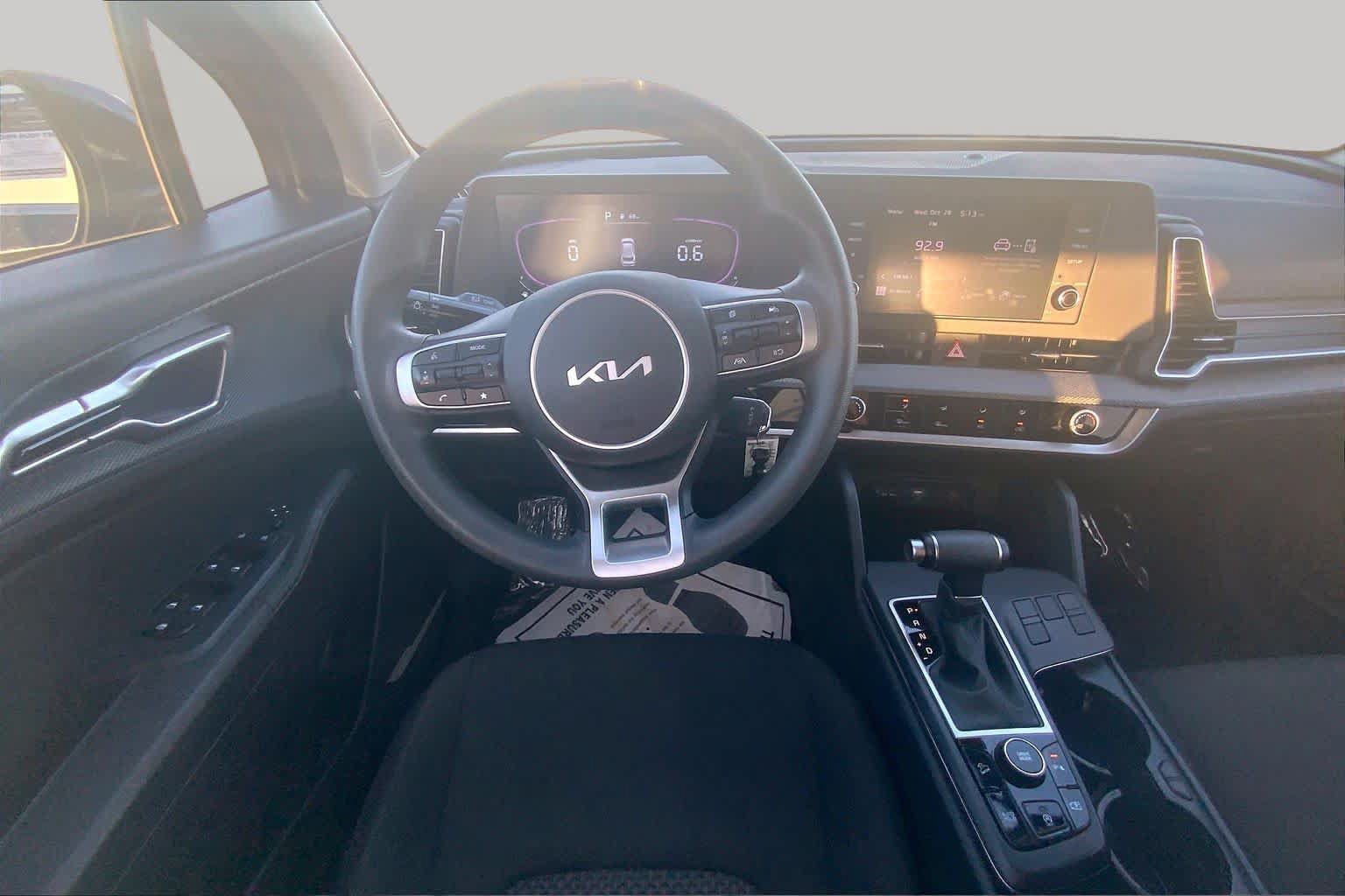 Used 2025 Kia Sportage LX FWD image 5