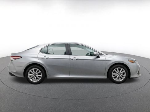 Used 2025 Toyota Camry LE FWD image 10