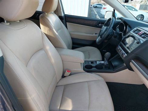 Used 2016 Subaru Outback 3.6R Limited image 10