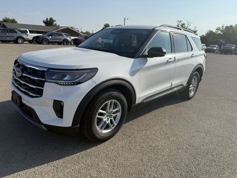 New 2025 Ford Explorer Active w/ Active Comfort Package image 3