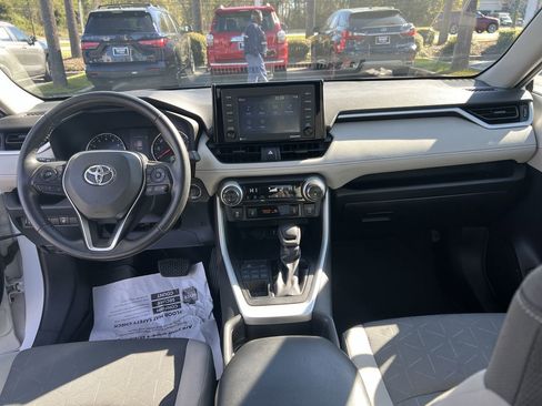 Used 2020 Toyota RAV4 XLE w/ XLE Grade Weather Package image 31