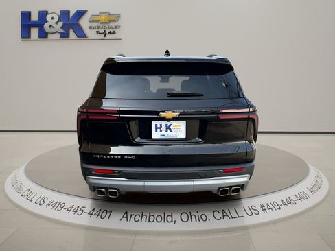 Used 2025 Chevrolet Traverse LT image 8