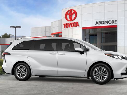 New 2025 Toyota Sienna Limited image 33