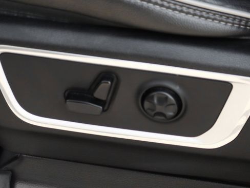 Used 2020 RAM 1500 Laramie w/ Sport Appearance Package image 19