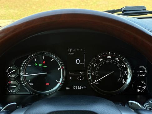 Used 2018 Lexus LX 570 4WD w/ Luxury Package image 27