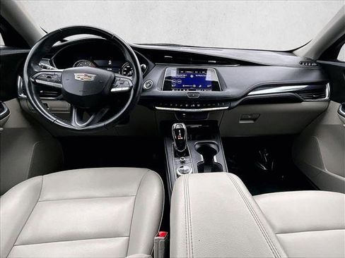 Used 2023 Cadillac XT4 Luxury image 16