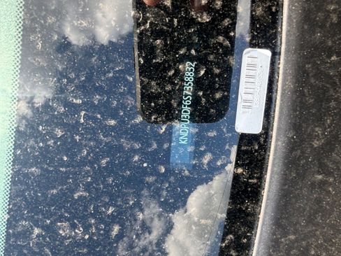 Used 2025 Kia Sportage LX image 9