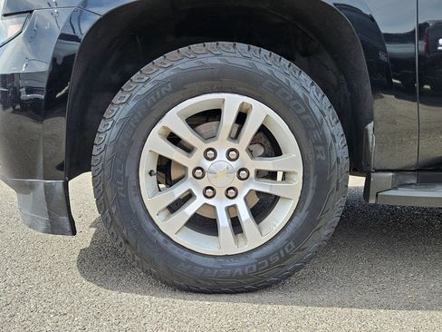 Used 2015 Chevrolet Suburban LT AWD/4WD image 11