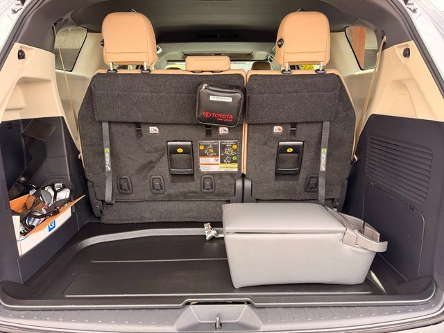 Used 2024 Toyota Sienna XLE w/ XLE Plus Package AWD/4WD image 29