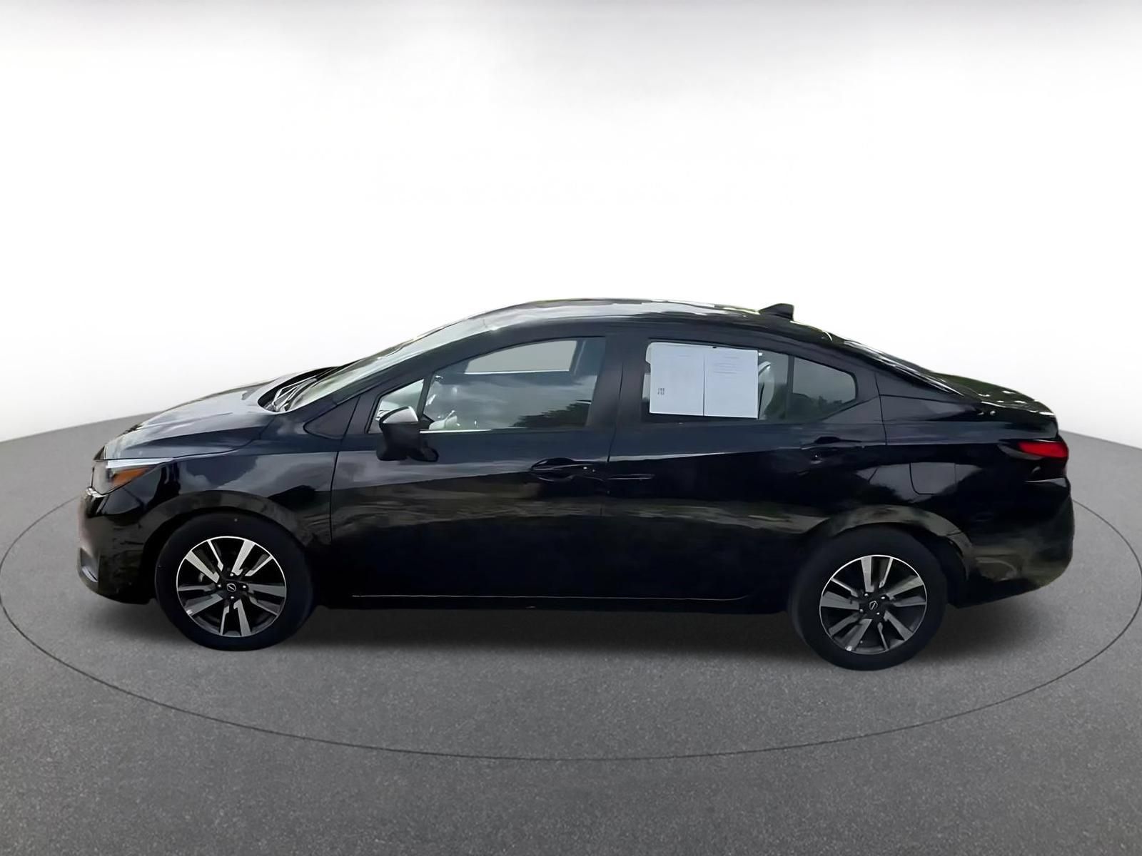 Used 2025 Nissan Versa SV FWD image 8
