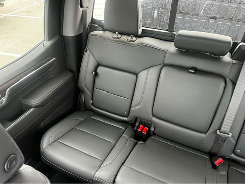 Used 2024 GMC Sierra 1500 SLT w/ SLT Premium Plus Package AWD/4WD image 12