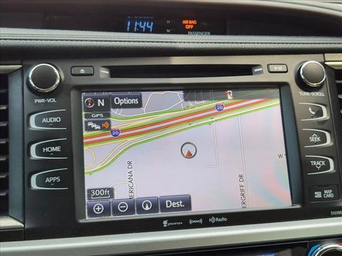 Used 2019 Toyota Highlander XLE FWD image 11