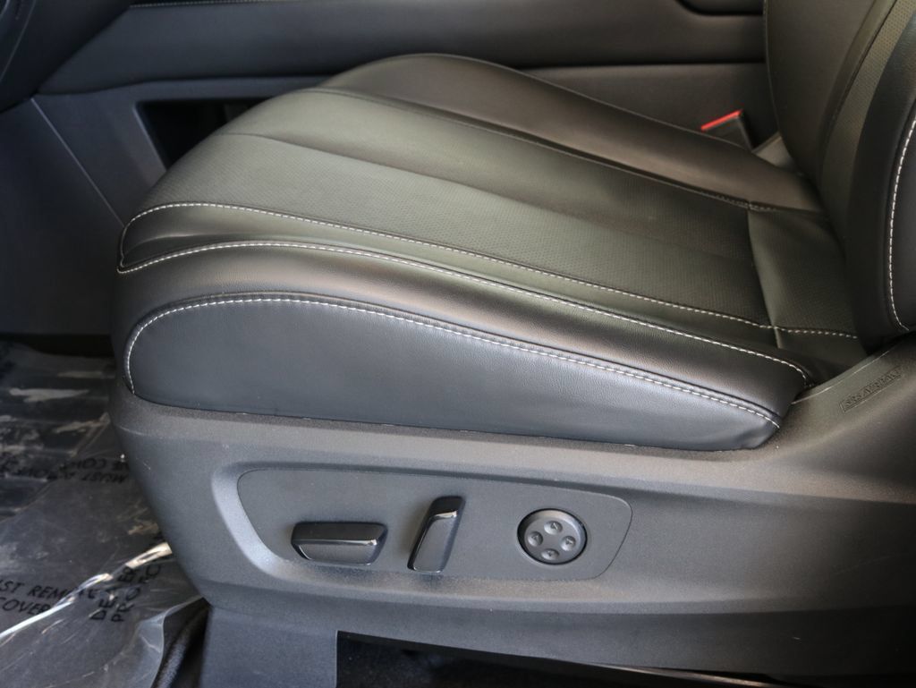 Used 2025 INFINITI QX60 Pure AWD/4WD image 28