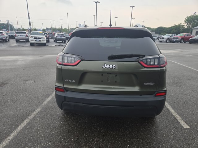 Used 2019 Jeep Cherokee Latitude w/ Popular Appearance Group AWD/4WD image 4