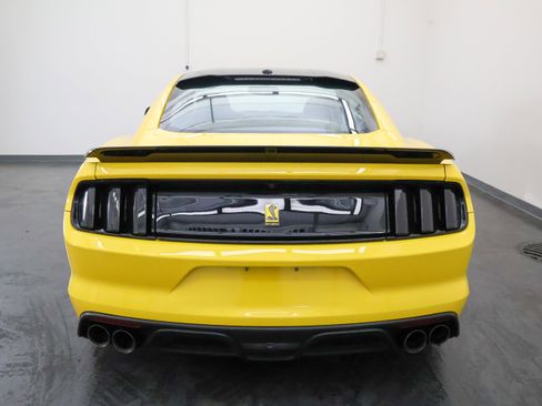 Used 2017 Ford Mustang Shelby GT350 w/ Electronics Package RWD image 4