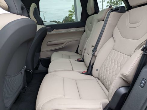 New 2025 Volvo EX90 Plus image 14