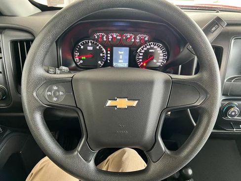 Used 2019 Chevrolet Silverado 1500 Custom w/ Custom Convenience Package AWD/4WD image 17