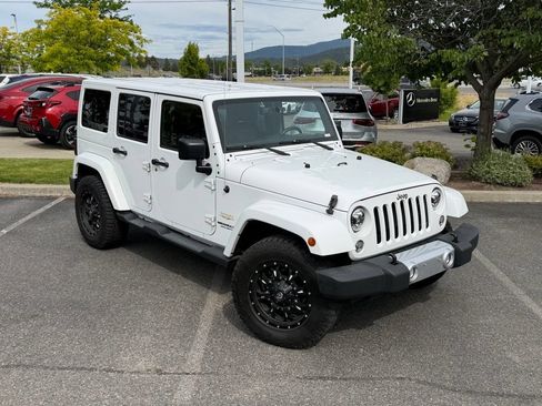 Used 2015 Jeep Wrangler Unlimited Sahara w/ Connectivity Group AWD/4WD image 2