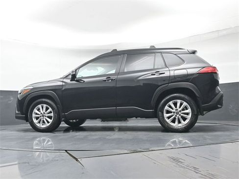 Used 2023 Toyota Corolla Cross LE image 30