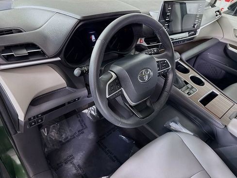 Certified 2024 Toyota Sienna XLE image 19