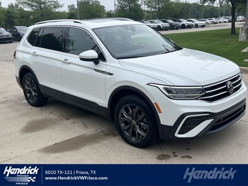 Certified 2023 Volkswagen Tiguan SE FWD image 1