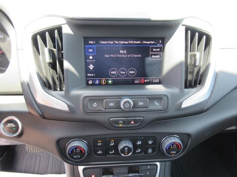 Used 2024 GMC Terrain SLE w/ Driver Convenience Package AWD/4WD image 27