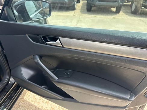 Used 2015 Volkswagen Passat TDI SE FWD image 22