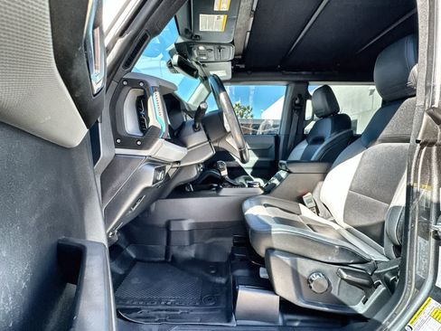 Used 2022 Ford Bronco Black Diamond w/ Sasquatch Package AWD/4WD image 2