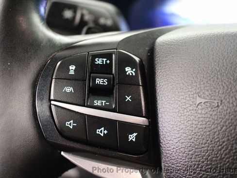 Used 2020 Ford Explorer Platinum w/ Premium Technology Package AWD/4WD image 16