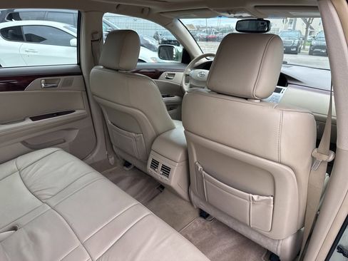 Used 2010 Toyota Avalon XLS image 18