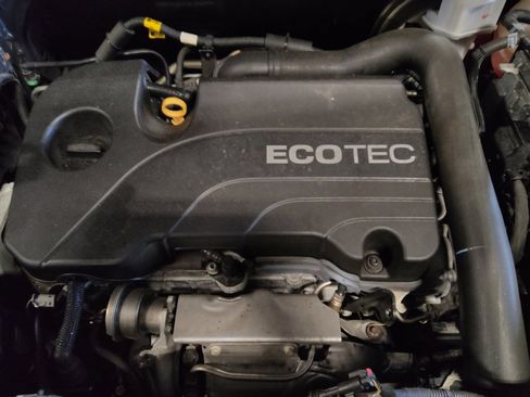 Used 2021 GMC Terrain SLE FWD image 30