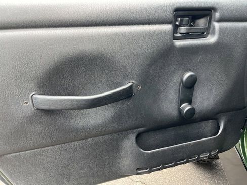 Used 2003 Jeep Wrangler Sport image 33