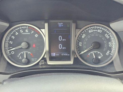 Used 2020 Toyota Tacoma SR5 AWD/4WD image 31