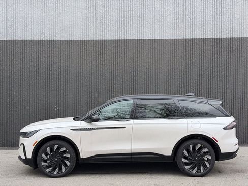 New 2026 Lincoln Nautilus Reserve w/ Jet Appearance Package image 4