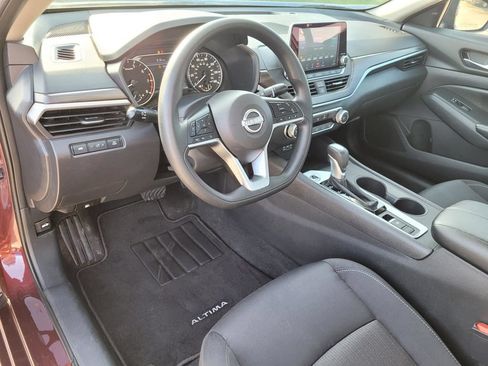 Used 2025 Nissan Altima 2.5 SV AWD/4WD image 17