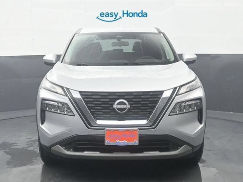 Used 2022 Nissan Rogue SV FWD image 2