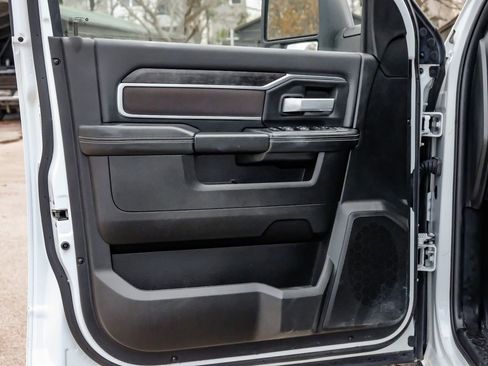 Used 2024 RAM 2500 Big Horn w/ Night Edition image 40