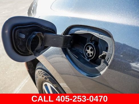 Used 2021 Chrysler Pacifica Touring-L FWD image 34
