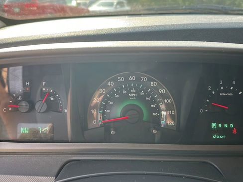 Used 2010 Dodge Journey SXT w/ Flexible Seating Group image 10