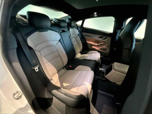Used 2025 Porsche Taycan image 32