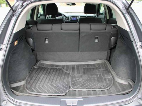 Used 2017 Honda HR-V LX image 18