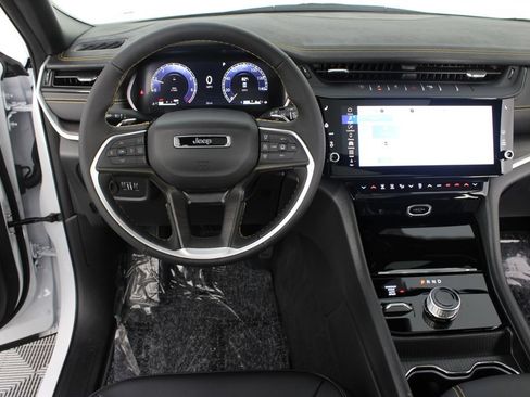 New 2026 Jeep Grand Cherokee L Limited AWD/4WD image 12