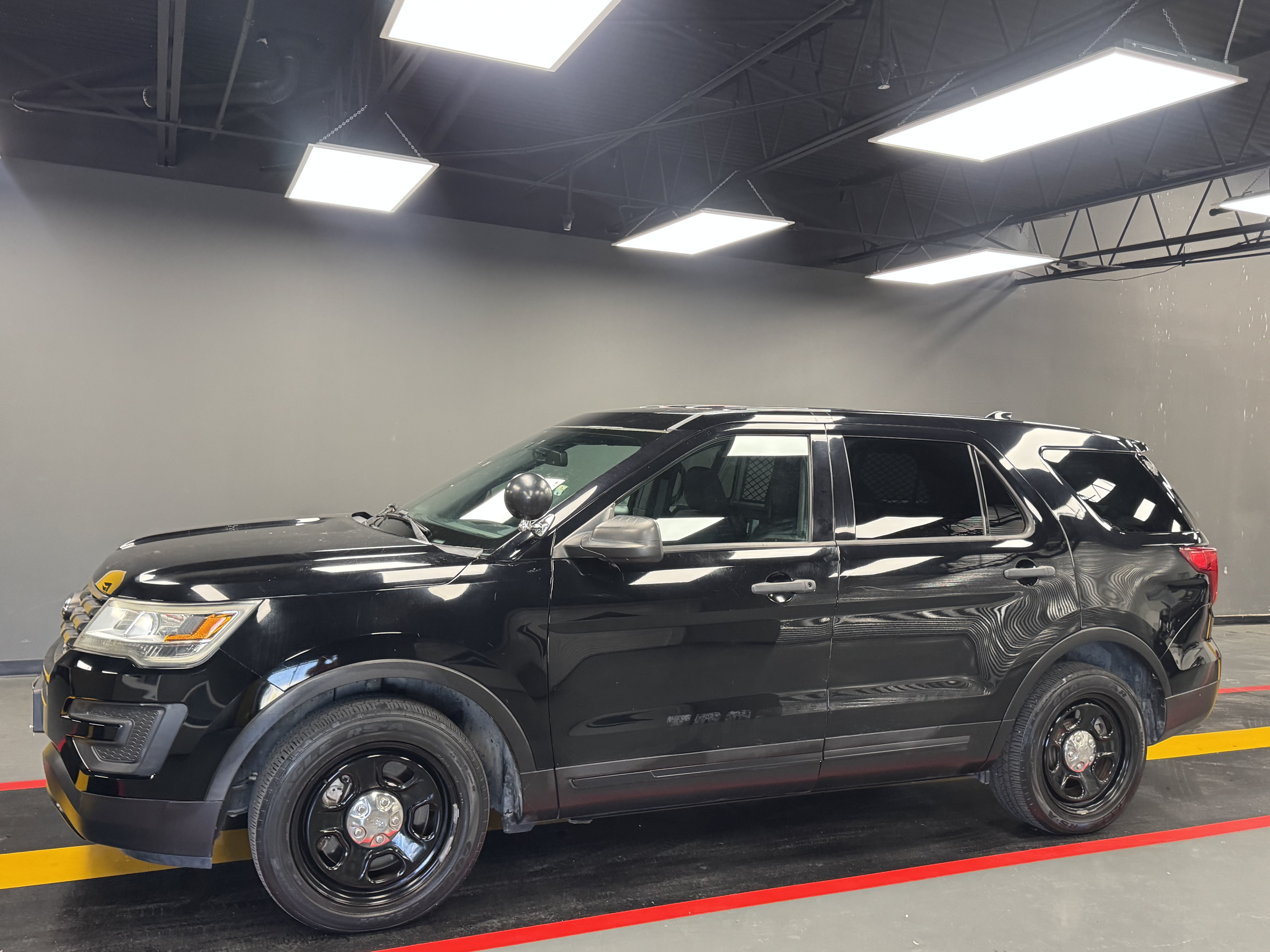 Used 2017 Ford Explorer 4WD Police Interceptor image 2