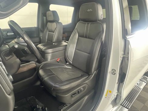 Used 2021 Chevrolet Silverado 1500 High Country image 22